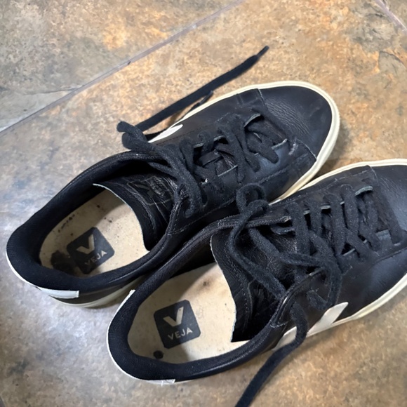 Veja black sneakers - Picture 2 of 4